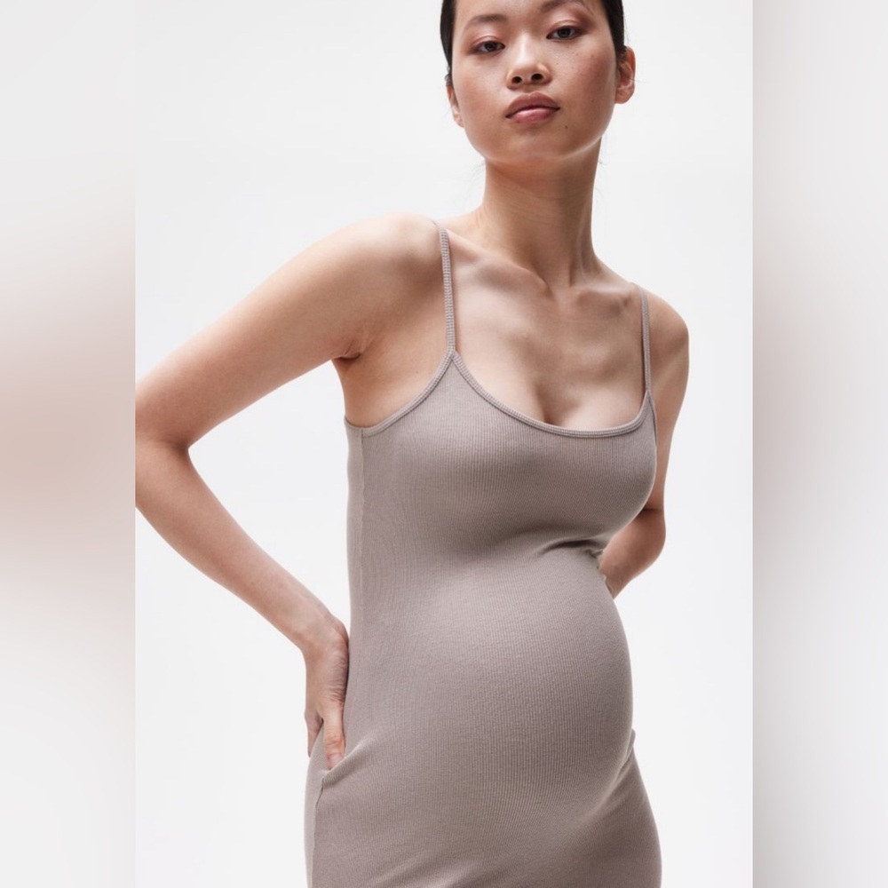 H&M Maternity Ribbed Dress - Picture 4 of 7